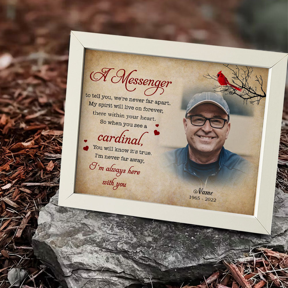 A Messenger To Tell You Cardinal Memorial Photo Frame AA